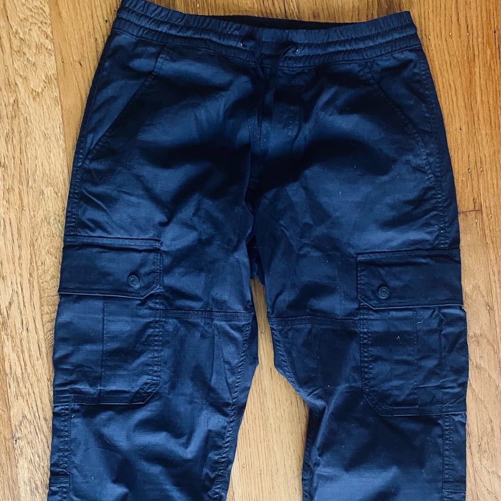 Levis Utility Jogger Pants Black-Small never worn